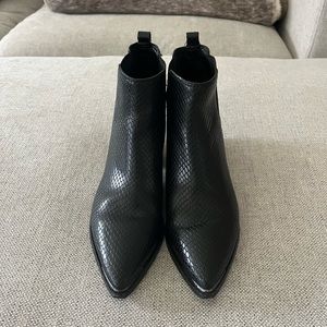 Marc Fisher LTD Chelsea boot size 6.5